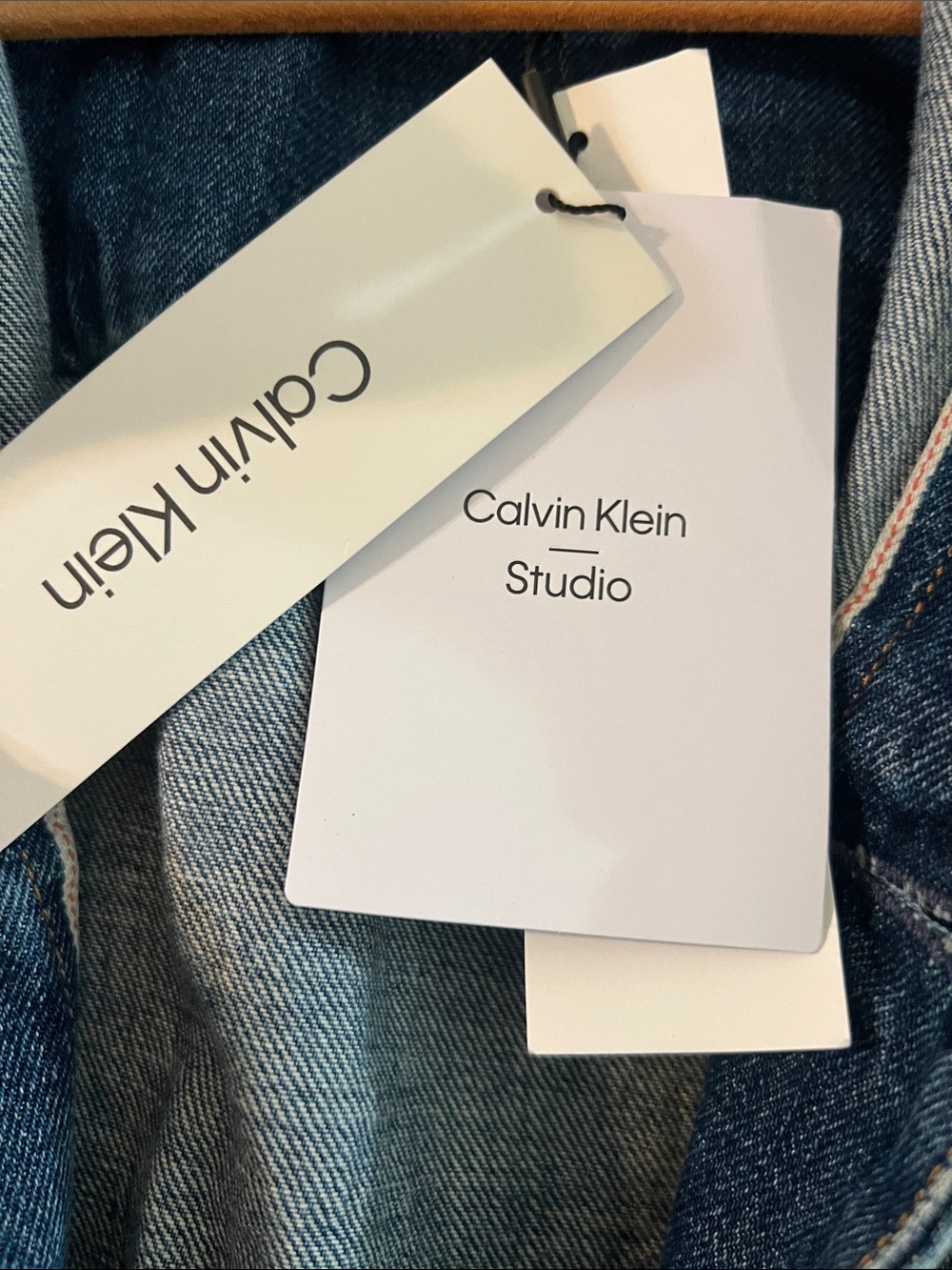 Calvin Klein - Picture 8 of 8